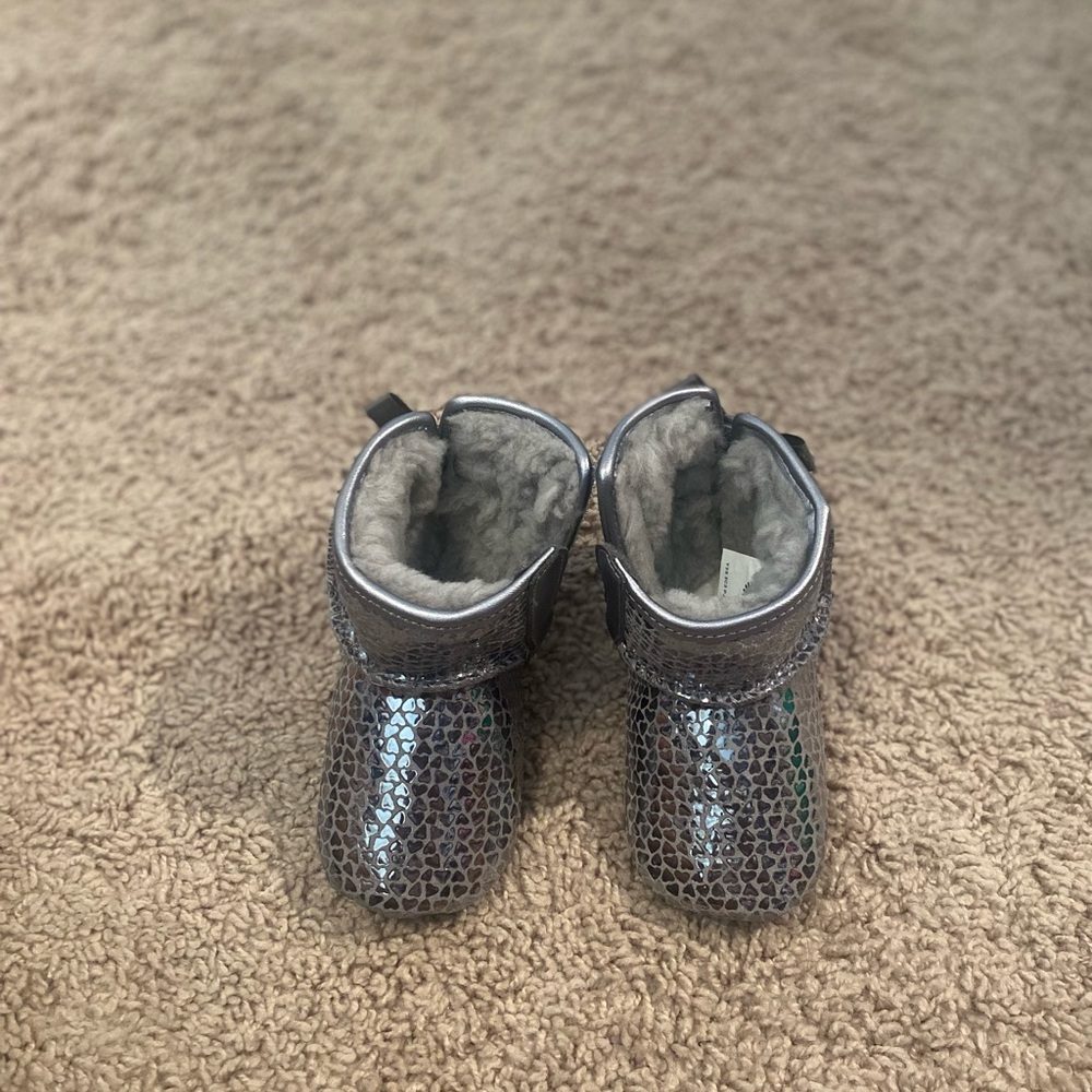 UGG Jesse Bootie- Baby 4/5 Silver Heart Design